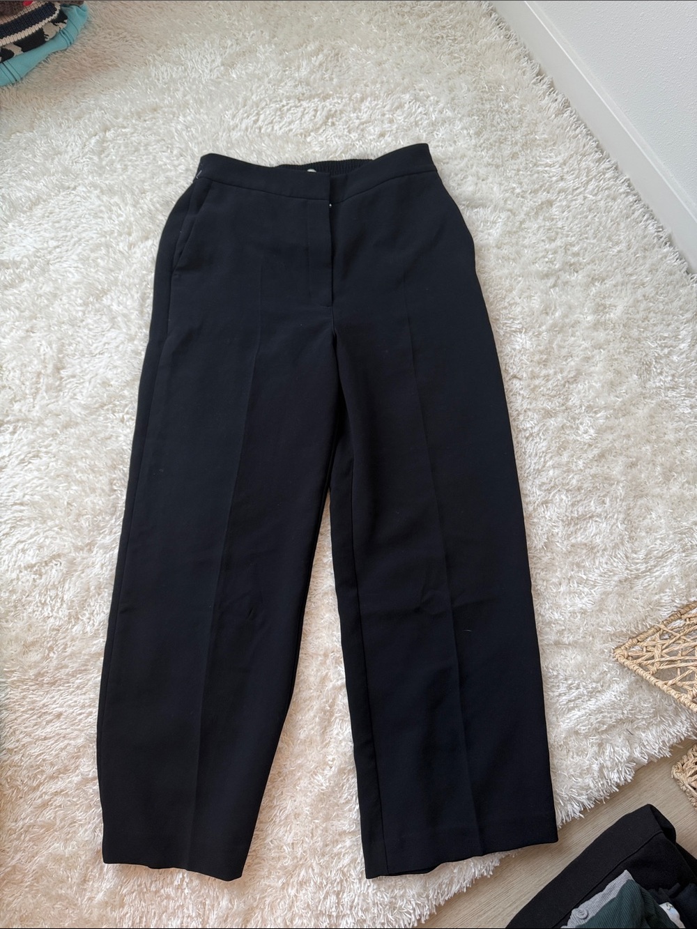 ARITZIA BLACK TROUSERS